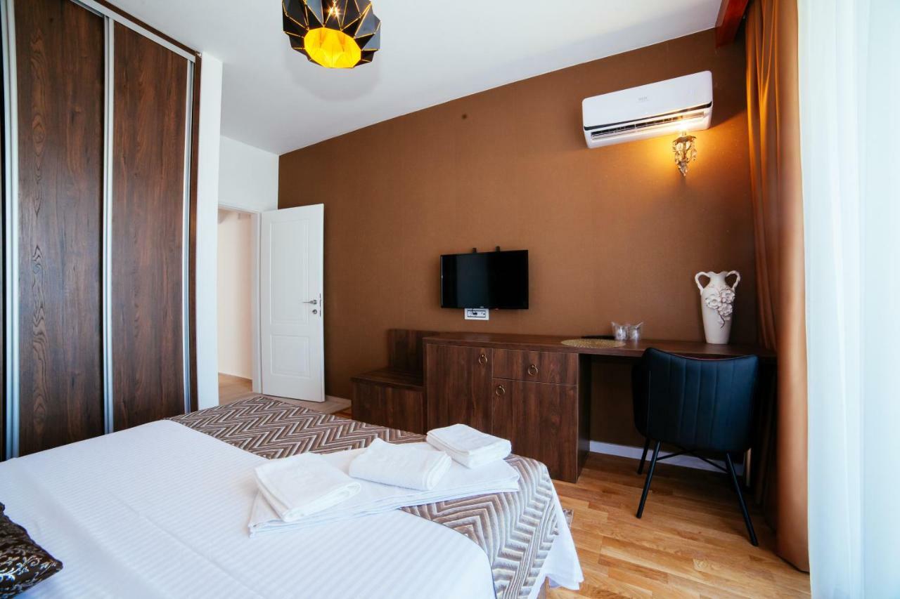 Hotel Platinum Ulcinj Extérieur photo