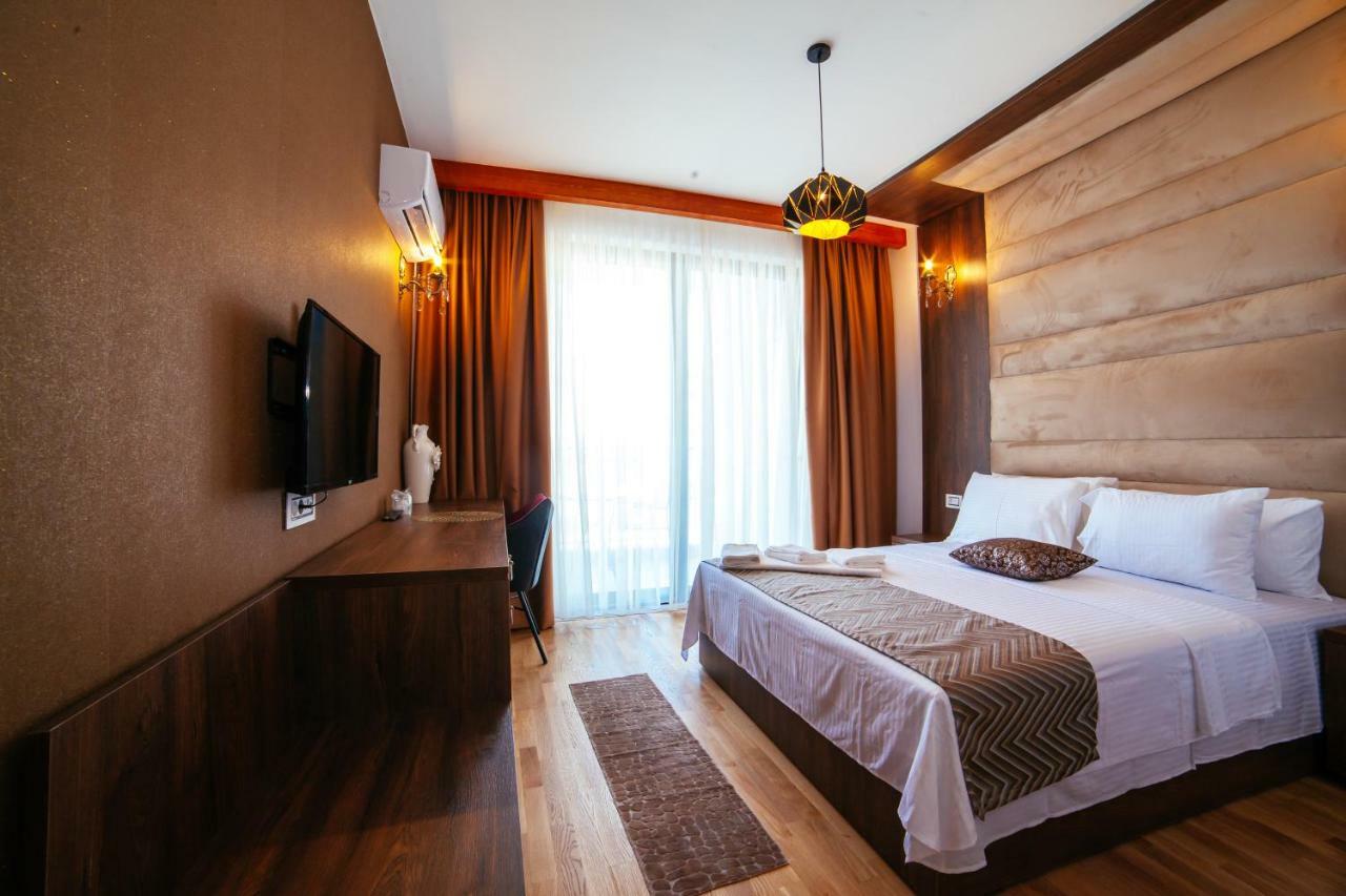 Hotel Platinum Ulcinj Extérieur photo