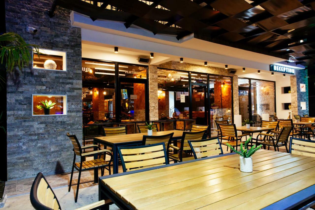 Hotel Platinum Ulcinj Extérieur photo