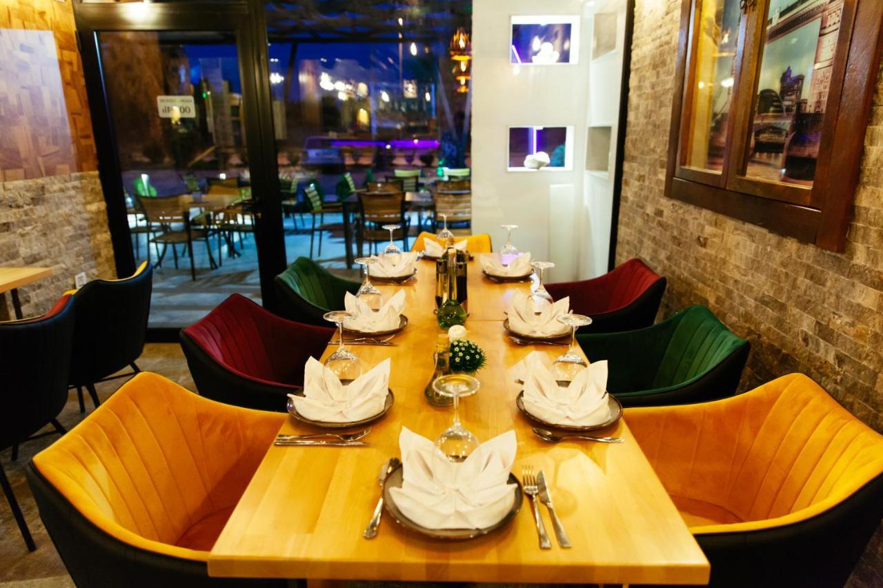 Hotel Platinum Ulcinj Extérieur photo