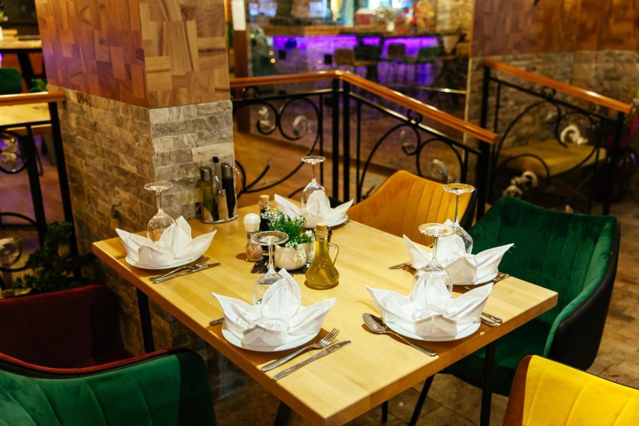 Hotel Platinum Ulcinj Extérieur photo