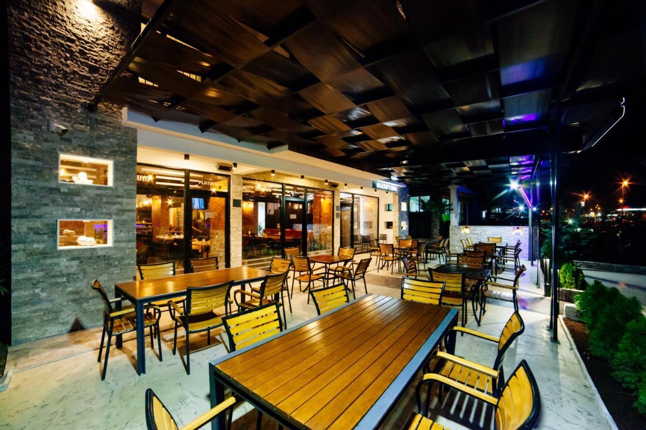 Hotel Platinum Ulcinj Extérieur photo